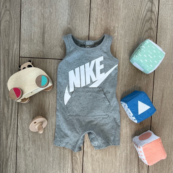 Nike Other - Nike speckled grey romper newborn
